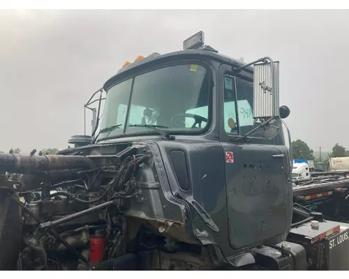 MACK DM888ST Cab Assembly