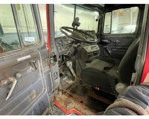 MACK DMM6906E Cab