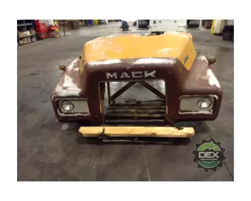 MACK DM 8211 bonnet; cover