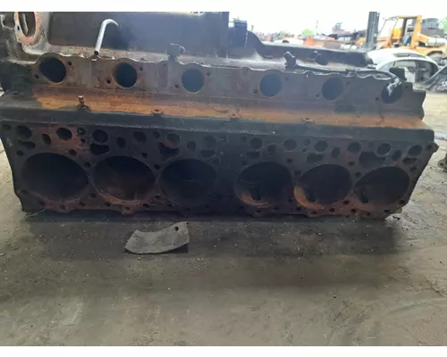 MACK E6 Cylinder Block