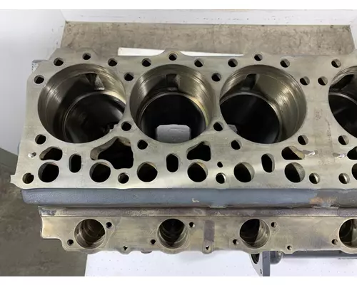 MACK E7 Cylinder Block