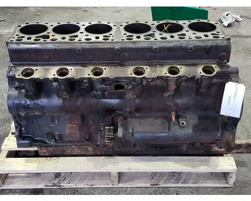 MACK E7 Cylinder Block
