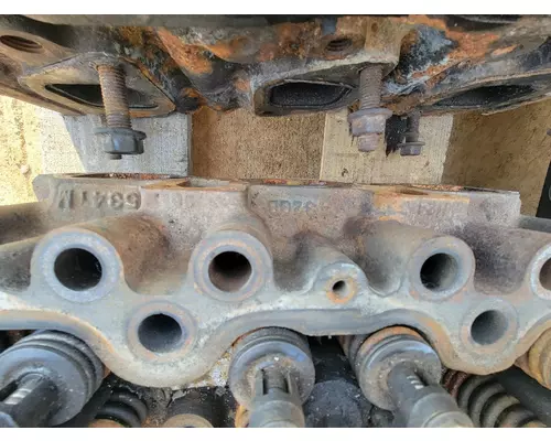 MACK E7 Cylinder Head