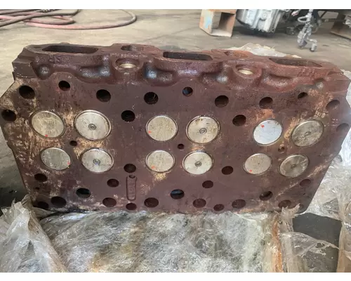MACK E7 Cylinder Head