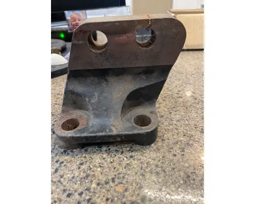 MACK E7 Engine Mounts