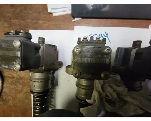 MACK E7 Fuel Injector