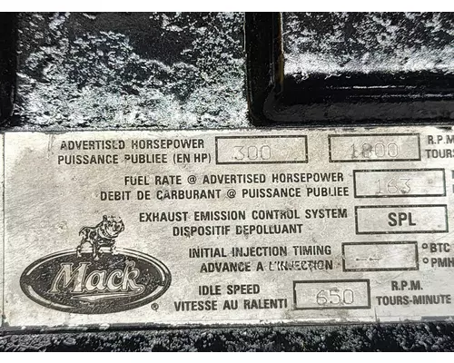 MACK E7 Valve Cover