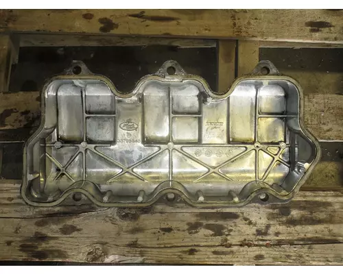 MACK E7 Valve Cover