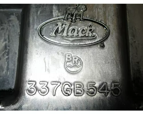 MACK E7 Valve Cover