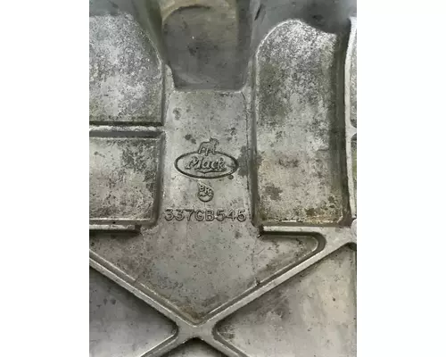 MACK E7 Valve Cover