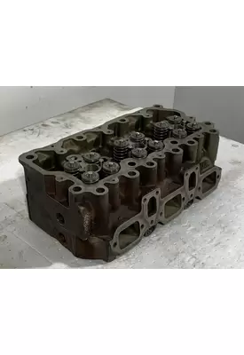 MACK EM7 Cylinder Head