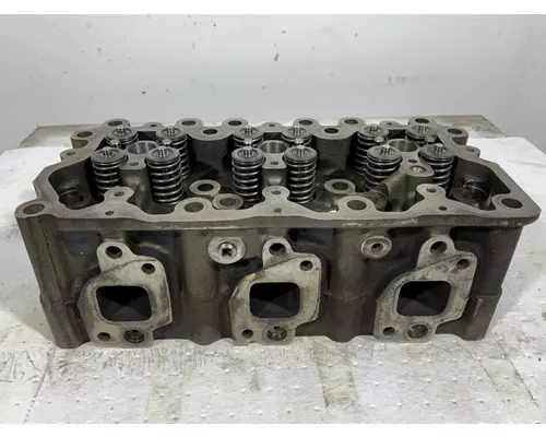 MACK EM7 Cylinder Head
