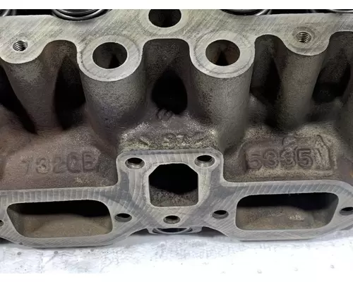 MACK EM7 Cylinder Head