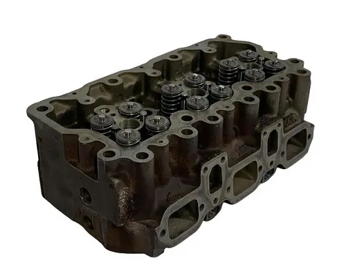 MACK EM7 Cylinder Head