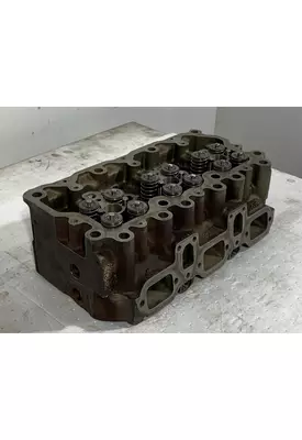 MACK EM7 Engine Cylinder Head