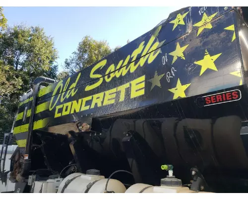 MACK GR64F Complete Vehicle