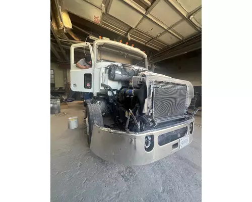 MACK GR64F Complete Vehicle