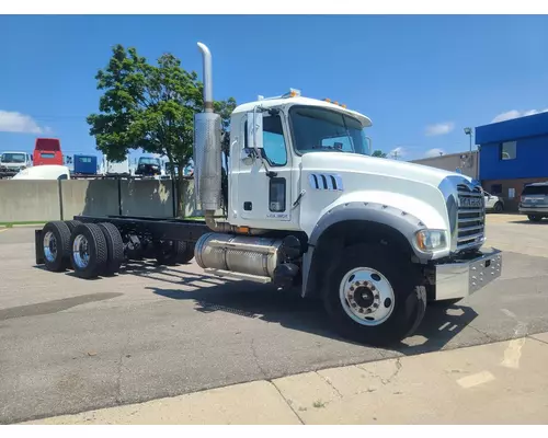 MACK GRANITE GU713 Complete Vehicle