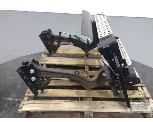 MACK GRANITE 8271 foot step, chassi mounted