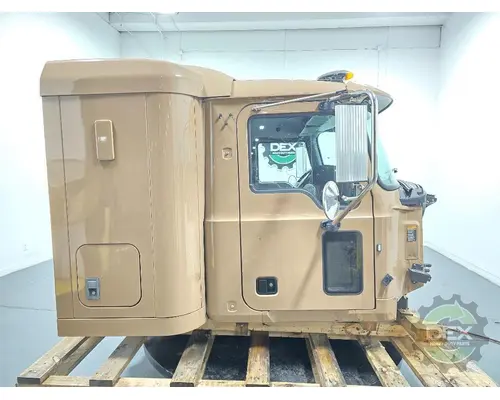 MACK GRANITE Cab