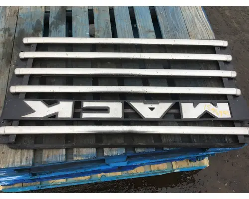 MACK GRANITE Grille