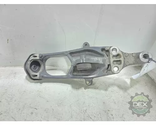 MACK GU533 2618 radiator mounting