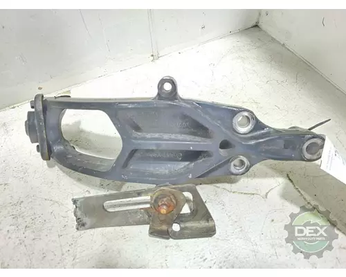 MACK GU533 2618 radiator mounting