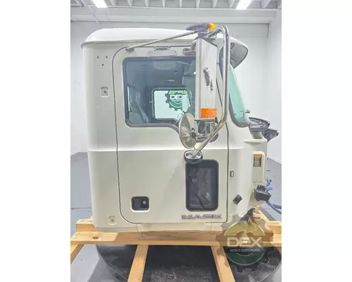 MACK GU5 Cab
