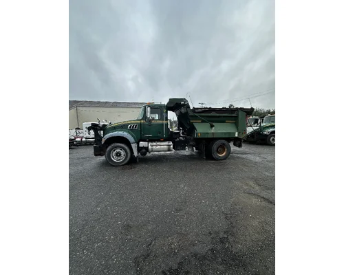 MACK GU712 Complete Vehicle