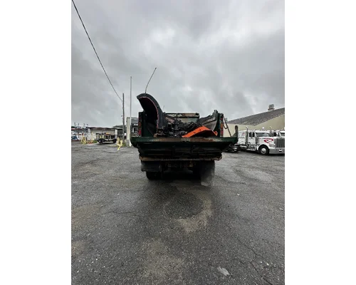 MACK GU712 Complete Vehicle