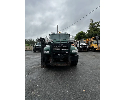 MACK GU712 Complete Vehicle