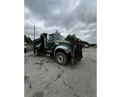 MACK GU712 Complete Vehicle