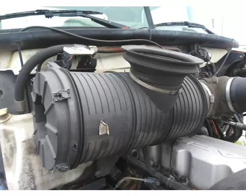 MACK GU713 AIR CLEANER