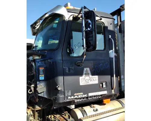 MACK GU713 Cab Assembly