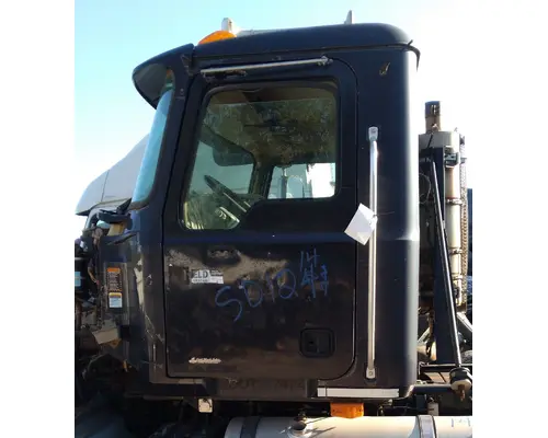 MACK GU713 Cab Assembly