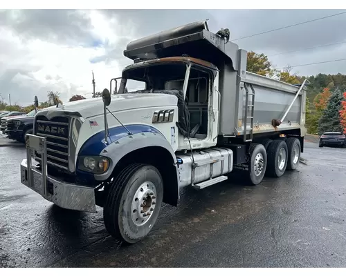 MACK GU713 Cab