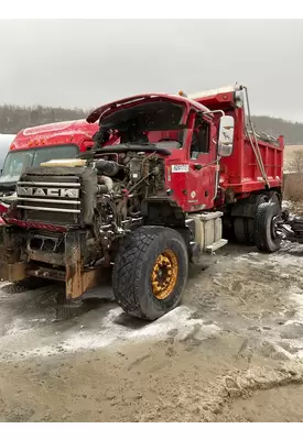 MACK GU713 Cab