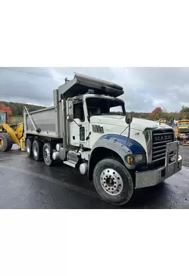 MACK GU713 Complete Vehicle