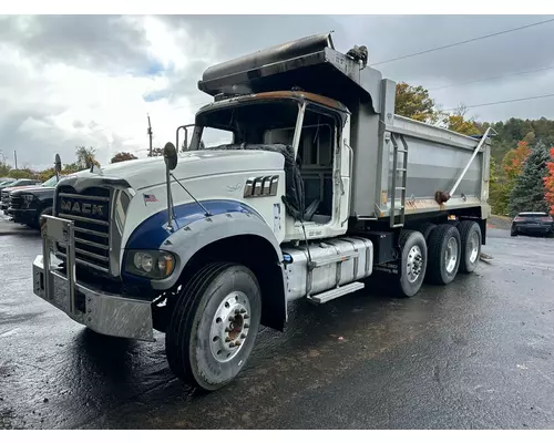 MACK GU713 Complete Vehicle