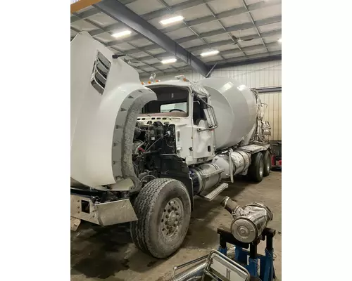 MACK GU713 Complete Vehicle