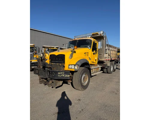 MACK GU713 Complete Vehicle
