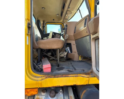 MACK GU713 Complete Vehicle