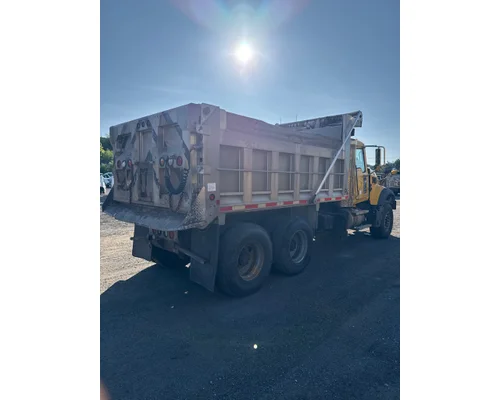 MACK GU713 Complete Vehicle