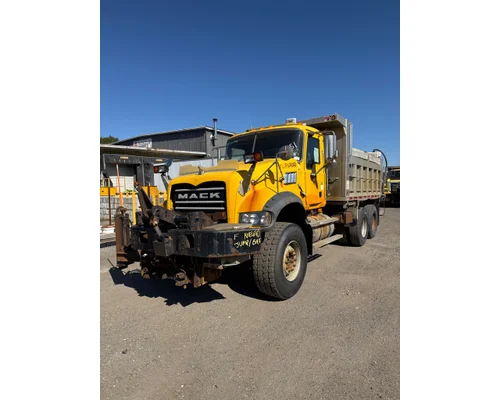MACK GU713 Complete Vehicle