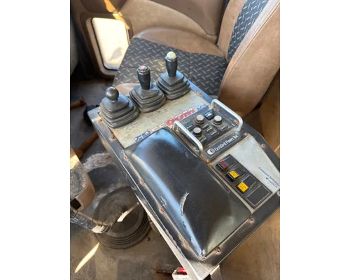 MACK GU713 Complete Vehicle