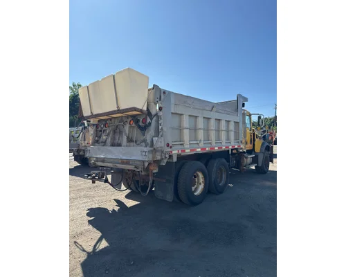 MACK GU713 Complete Vehicle