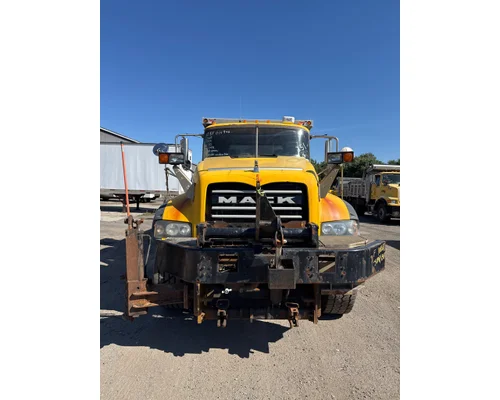 MACK GU713 Complete Vehicle