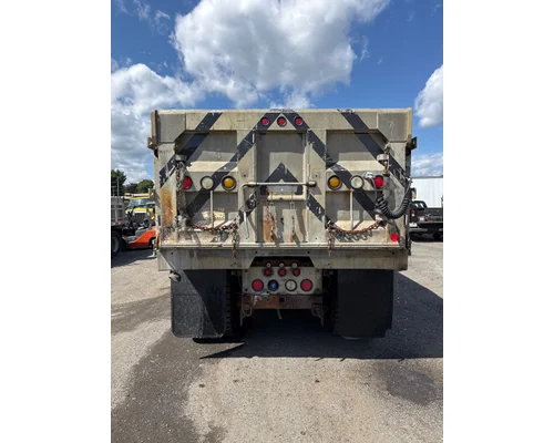 MACK GU713 Complete Vehicle