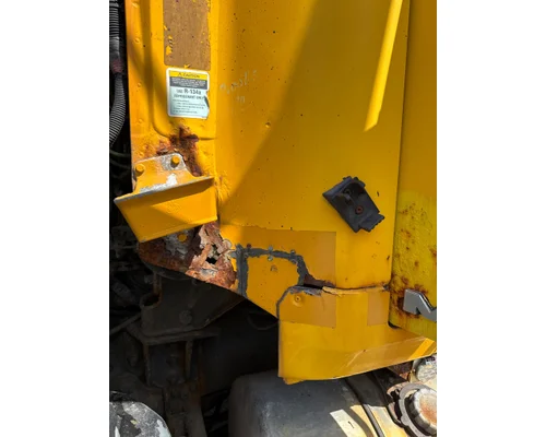 MACK GU713 Complete Vehicle