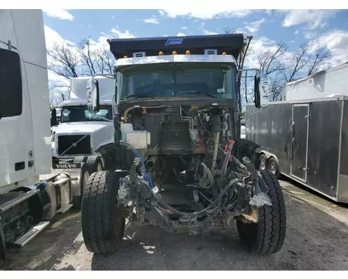 MACK GU713 Complete Vehicle